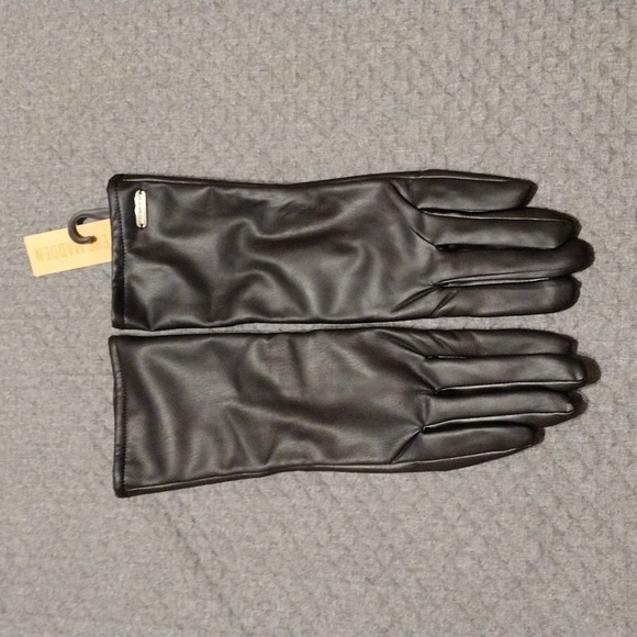 Steve Madden Accessories - Steve Madden women's gloves